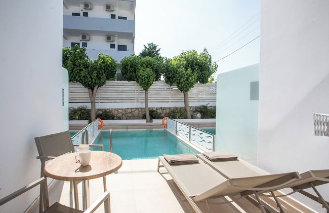 Stay Helios - Aparts & Pool Suites - Photo 40