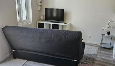 Beautiful F2 apartment 5 stops by train from Paris - Foto 2