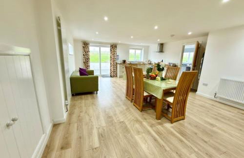 Rural Cottage, 3 beds, 3 bath,LOG BURNER, HOT TUB, with Cymru Holidays - Foto 21