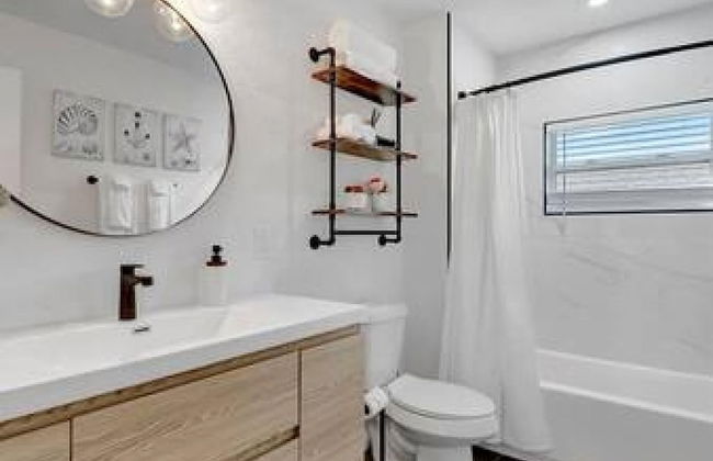 Family Fun Backyard Oasis Hot Tub Games BBQ - Foto 15