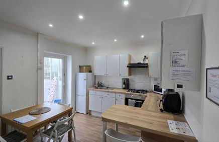 Mayfield , 2 bed slp 6 Roomy dog friendly Gosport town house - Photo 1