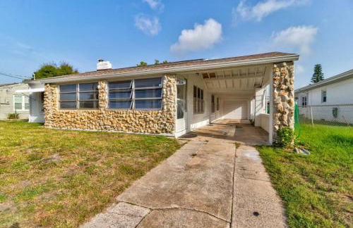 Shark Shack large house minutes to the beach - Photo 19