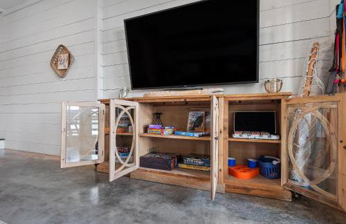 Central Perk - Pet Friendly, Luxury Cabin Feel, Kayaksand Coffee! - Foto 15