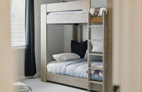 BRAND NEW Scenic Luxury Mountain Retreat - Photo 30