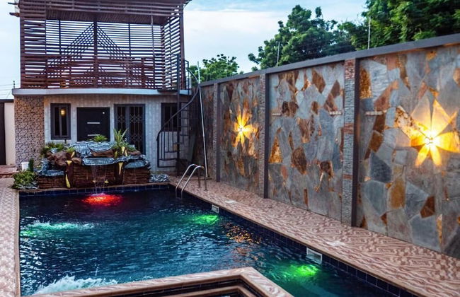 Colindale Court - Photo 13