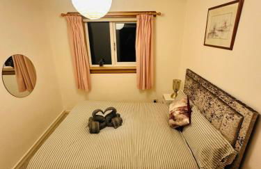 Modern & Cosy 3 Bedroom Inverkeithing home- Ideal for Edinburgh Dunfermline & St Andrews with Free Parking - Foto 16