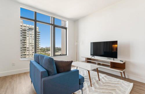 Elegant Studio Haven, Upscale Comfort - Photo 7