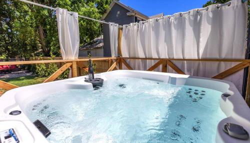 The Luxe Hot Tub Private Bar 12 Min to Horse Park - Foto 5