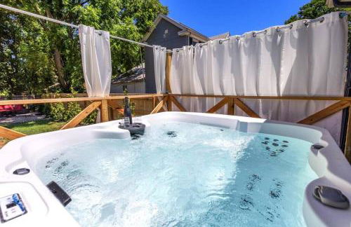 The Luxe Hot Tub Private Bar 12 Min to Horse Park - Foto 5