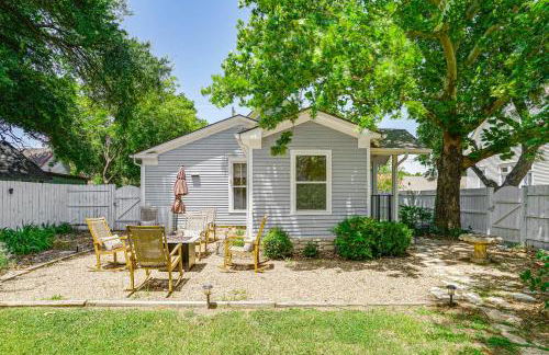 Granbury Home with Fire Pit, Walk to The Square! - Foto 30