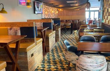 Chichester Lakeside Holiday Park Lakefront Lodge - Foto 41