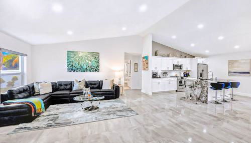 Glamorous Newly Built Pool Home, Tiki Hut, Huge Patio, Air Hockey in Delray Beach Near The Ave! - Foto 4