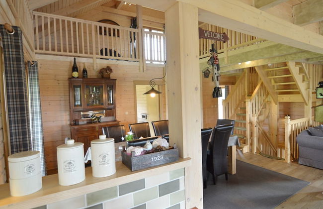 Sumptuous Chalet in Septon with Sauna & Hot Tub - Photo 9