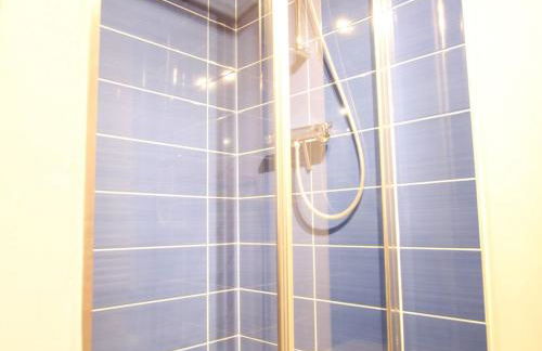 Charmante Maison de Ferme avec Cour Fermée, Proche Loisirs et Nature - FR-1-582-191 - Foto 2