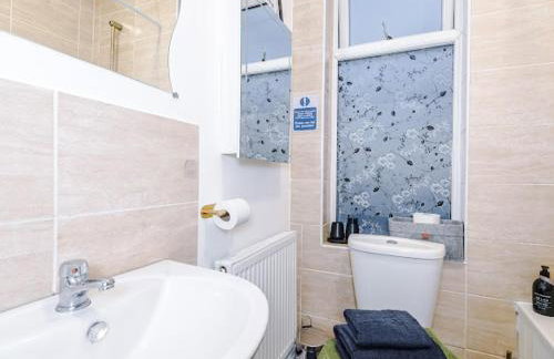 Sleep7, Pool Table, TTennis, Free Parking, 3BR - Foto 30