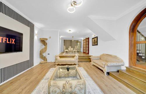 Lux 5 Bed sleeps 11, 10 mins from Wembley Stadium, Jacuzzi and Steam Shower - Photo 4