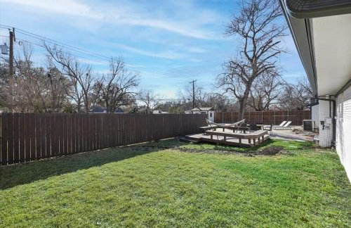 Stunning Dallas Home w Beautiful Yard Big Groups - Foto 38