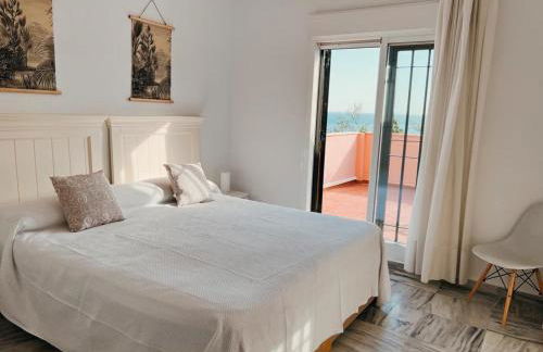 SUNNY HOUSE AT THE BEACH infinity pool shared - Foto 21