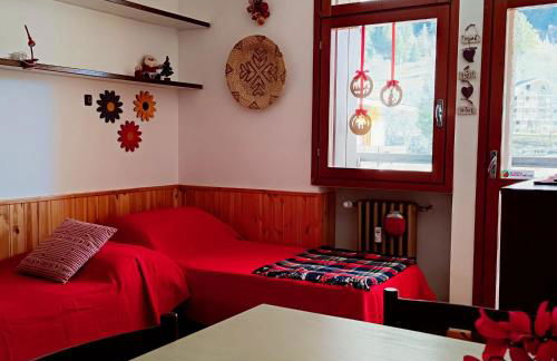 Il Monolocale del Weiss - ai piedi delle piste da sci - Foto 1