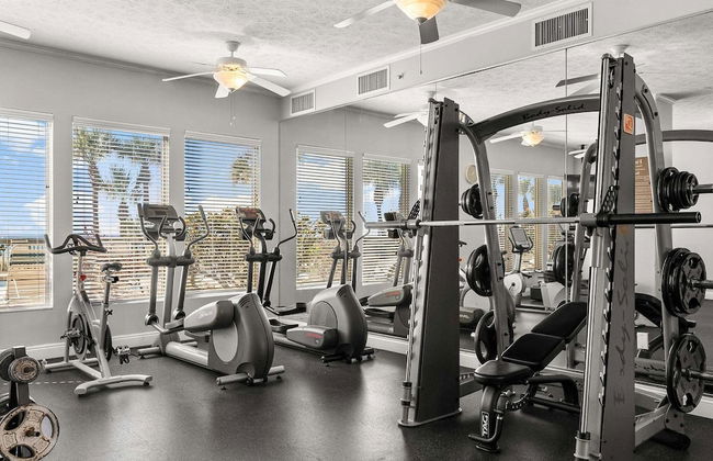 Beautiful Condo with Spacious Balcony to Enjoy Fascinating Ocean View - Unit 1002 by RedAwning - Foto 24