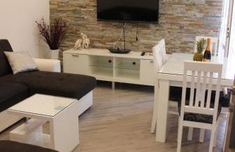 Apartment Lucky with Jacuzzi - Photo 29