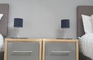 4 Bedroom Home Tameside Greater Manchester Sleeps 8 - Foto 24