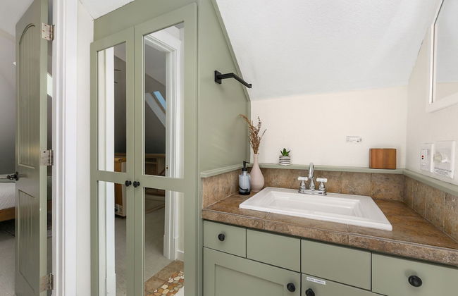 Lavish Retreat in Old Town - Walk Everywhere! - Foto 17