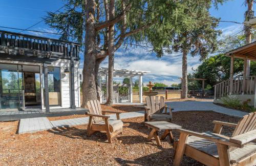 Relaxing 3BR Home with Vineyard View Rooftop Deck and Game Room - Foto 32