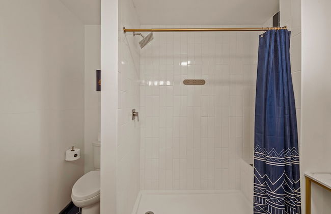 For Lake Sake by Avantstay Lakefront Hot Tub View - Photo 39