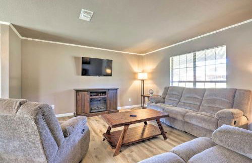 Quiet Haven with Hot Tub, 4 Mi to Canyon Lake! - Foto 4