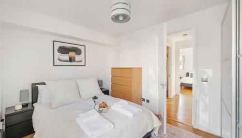 2BR Waterside Flat Parking WiFi Garden & DLR Nearby - Foto 4