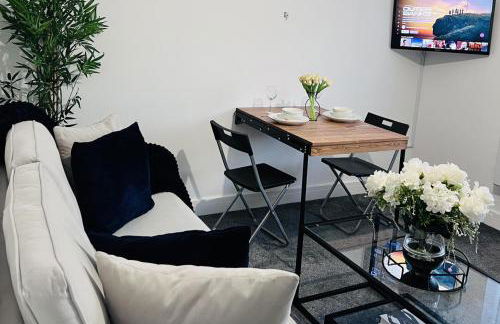 2 Bed apartment Sleeps 3 -Smart Tv -Private garden - Foto 19