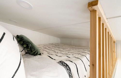 Stay Portland - The Graffiti Alley Tiny House - Food, Art & Beer - Photo 17