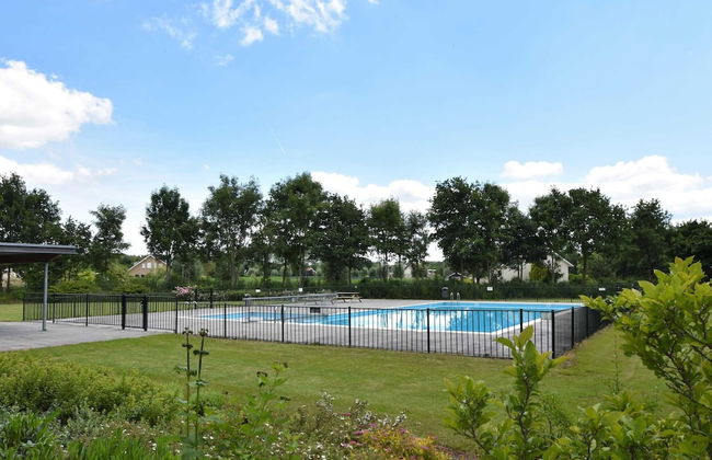 Holiday Home in Flevoland With Pool - Foto 10
