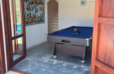 VILLA VITTORIA with LARGE PRIVATE HEATED SWIMMING POOL COMPLETE with HIDROMASSAGE FOR EXCLUSIVE USE , SEA and BEACH VIEW, 150 METERS FROM THE BEACH, POOL SURFACE 60 mq, POOL DEPTH 140 cm , FREE PARKING AND WIFI - Foto 15