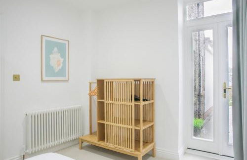 Chic Brighton Garden Apartment - Sleeps 6! - Foto 12