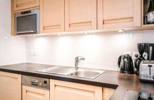 Vue panoramique sur les montagnes plein Sud - T2 Skis aux pieds, Piscine & Spa - Foto 10