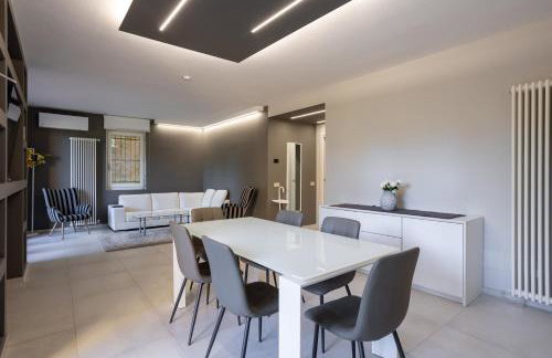 Elegant & Comfortable Modern Home with swimming pool - Foto 18