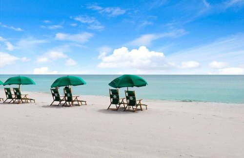 Fun cozy beach retreat! Steps to beach, heated pool & pickleball - Foto 18