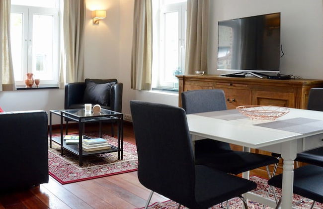 Le Baron Apartments - Photo 11