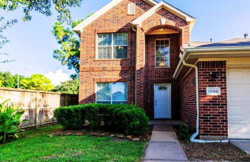 Cozy & Modern 5BR Smart Home with Yard and BBQ - Foto 44