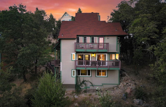 Mins to the Lake, Arcade/playroom, Panoramic Deck Views Nadelhorn by Avantstay - Foto 1