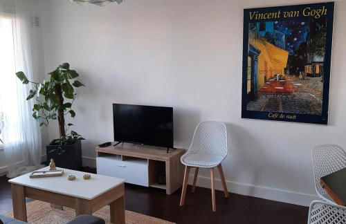 Appartement clair et rénové proche centre - Foto 1