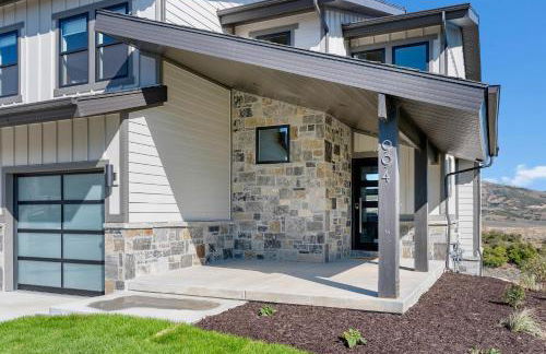 New East Deer Valley, 1 min, 994 New luxury 5br Twin House, Hot Tub, Lake view, Park City 10 min - Photo 33