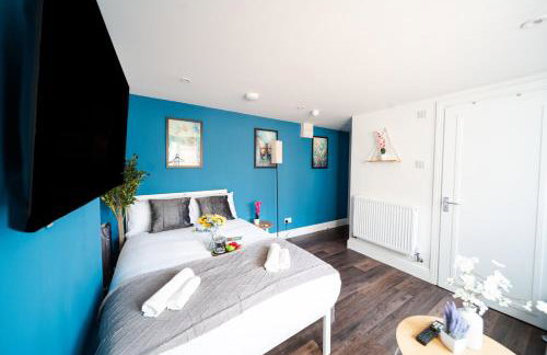 Open Mind Property - HotTub, 2 Guests & 1 Bed - Photo 7