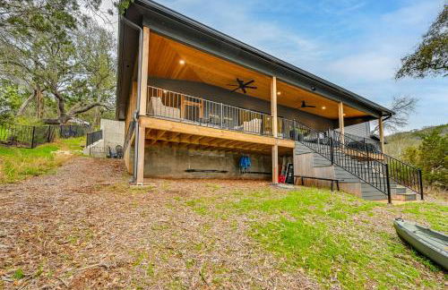 Chic Burnet Home on Lake Buchanan with 2 Fireplaces! - Foto 12