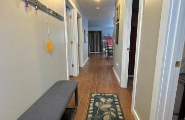 Private 2 Bedroom Lofted Garage Getaway - Foto 2
