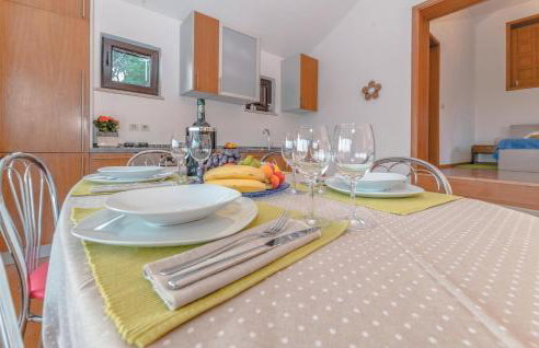 1 Bedroom Awesome Apartment In Kolan - Photo 10