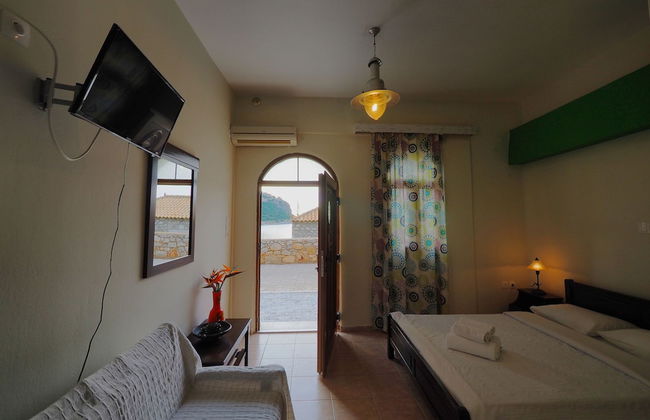 Sofia Limeni - Photo 53