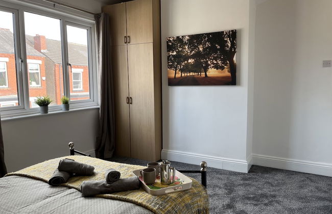 Modernised Central Wigan Townhouse Sleeps up to 6 - Foto 16